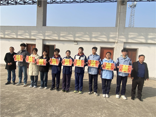 潜山二中“运动健康，优化环境”突击月活动圆满收官